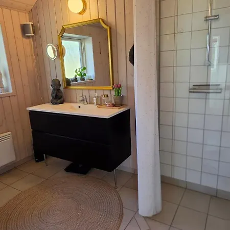 Close To Water Calm And Comfort Feriehus *