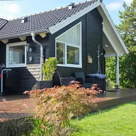 Semesterbostad Nära Vattnet Lugn, Och Komfort